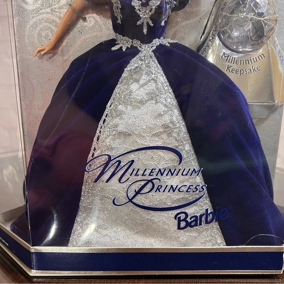 BARBIE special millennium edition Collectible doll EUC - Picture 10 of 14